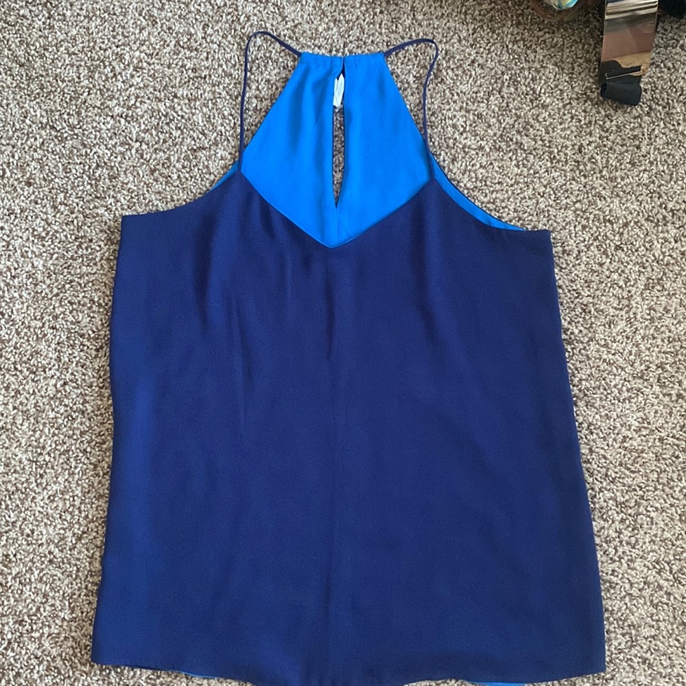 Reversible tank